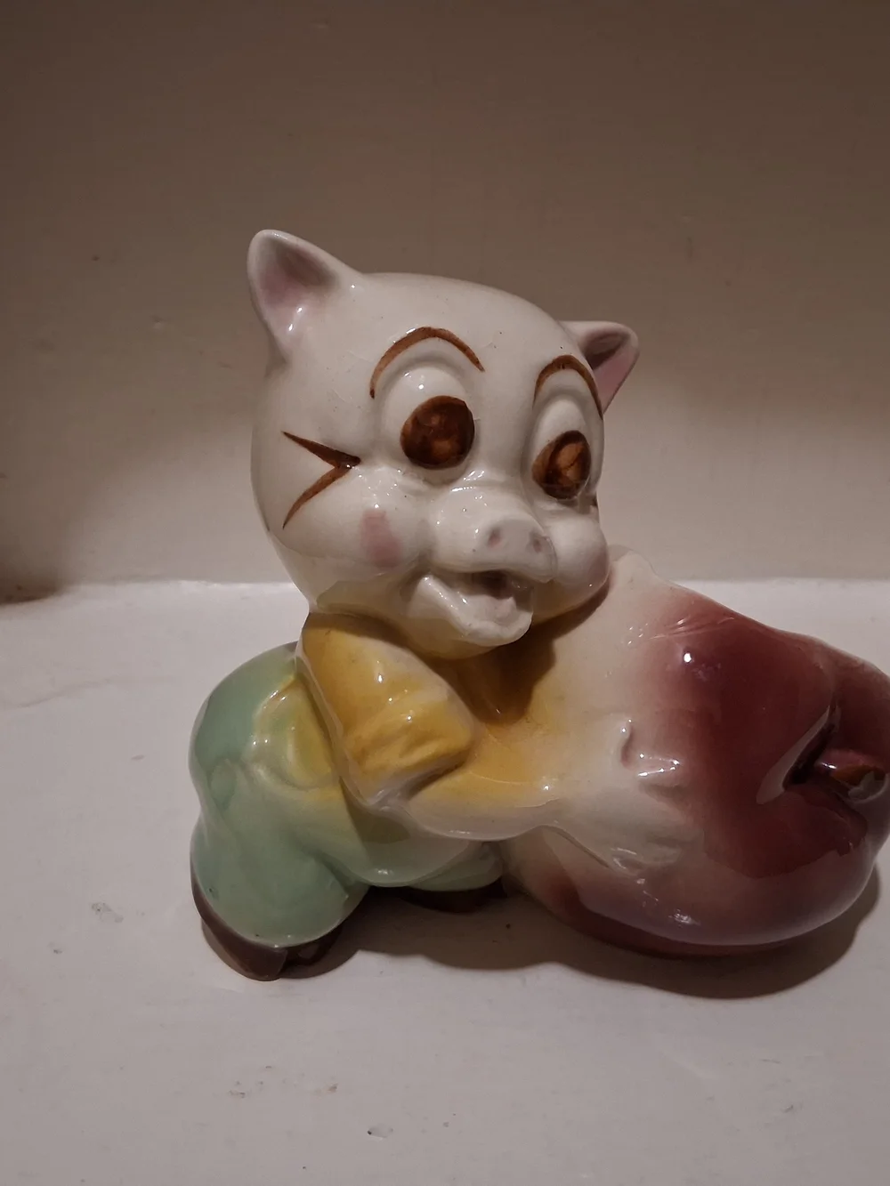 Vintage Shawnee Pottery Happy Pig With Apple Planter